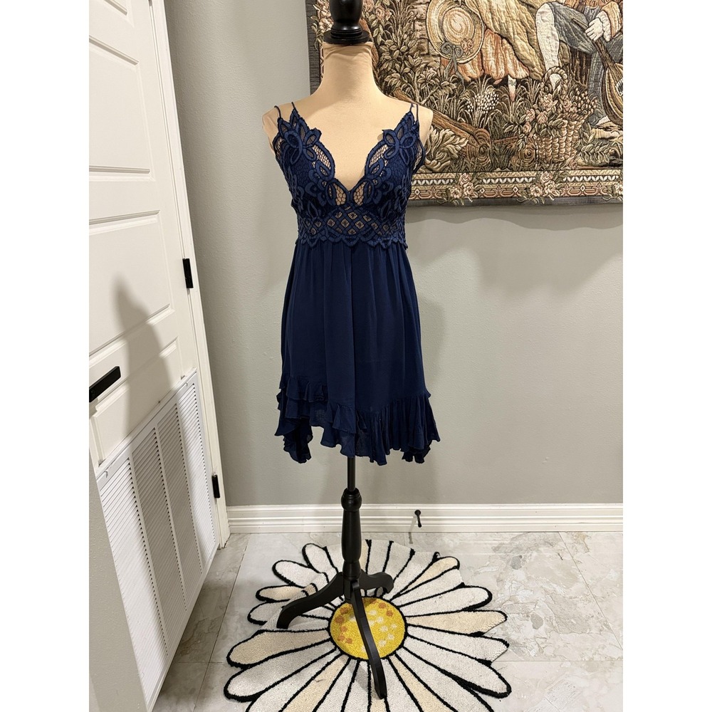 FP One Dress Womens Small Blue Crochet Lace V Neck Ruffle Hem Sundress‎